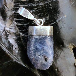 Raw Blue Sapphire silver cap small pendant necklace #034